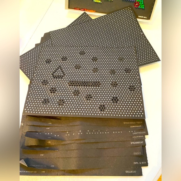 vintage Lite Brite, original box ,instructions , refill pages and pegs - Picture 5 of 15